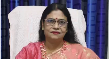 পাবলিক বিশ্ববিদ্যালয়ের প্রথম নারী রেজিস্ট্রার পেলো বুটেক্স